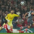 Nagrada za vrhunske odbrane - Arsenal "častio" Raju poboljšanim ugovorom