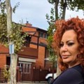 Певачица се закуцала у зид аутомобилм За све је крив мушкарац