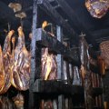 Ovo je srpska prestonica suhomesnatih proizvoda: Celo selo miriše na pršutu i slaninu