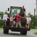 Hiljade ljudi evakuisano zbog bujičnih poplava na Havajima