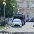 Okupljanje u Pionirskom parku, postavljaju se štandovi sa natpisima "Srbija pobeđuje", prisutna i policija (FOTO)