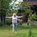 "Imao je napade, trebalo se izboriti sa tim" Pevačica zbog unuka sa autizmom otišla da živi na selo, pa morala da donese…
