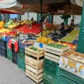 Užička pijaca u znaku pripreme zimnice: Evo pošto je kilogram paradajza, a pošto su paprike (foto)