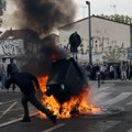 Protesti učenika u Francuskoj: Uništene škole, raste broj povređenih i uhapšenih