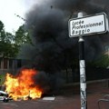 Učenici protestuju u Francuskoj: Blokade, neredi i politička borba