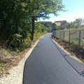 Građevinska sezona u punom jeku: Asfalt danas stigao u Jarakoviće i Kostiće (foto)