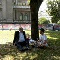Studenta iz Niša koji štrajkuje glađu ispred Predsedništva posetio Vladimir Đukanović