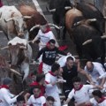 Počelo tradicionalno trčanje sa bikovima u Pamploni, u prvoj trci šestoro povređenih