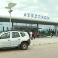 Poleteli iz Podgorice za Beograd posle više od 16 sati čekanja: Pakao na aerodromu u Crnoj Gori, putnici se smrzli čekajući…