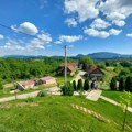 Idealan plac na tromeđi poznatih gradova, mogu da budu i kupci iz Srbije: Cena 13.000 evra, a vlasnik bi prihvatio i automobil…