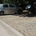 Parkiranje podno Petrovaradinske tvrđave Od 18 do 3 sata 250 dinara