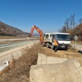 Zbog radova na montaži novog koloseka obustava saobraćaja na putnom prelazu Činiglavci
