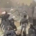 Pojavio se snimak tuče Delija i Žandarmerije u hodniku Arene! Letele baklje, kante, a onda je nastao stampedo