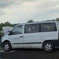 Kombi u plamenu kod Bubanj potoka: Vatrogasci na terenu, vozilo gorelo nasred puta (video)