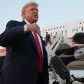 Trampov "Air Force One" zadržan na aerodromu u vojnoj bazi: aktiviran sigurnosni tobogan