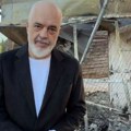 Edi Rama stao ispred zapaljenog koledža, pa poslao oštru poruku zbog protesta u Albaniji