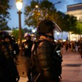 U Francuskoj i večeras raspoređeno 45.000 policajaca i žandarma