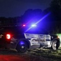 Amerika: tri slučajna posetioca povređena kada je policija smrtonosno pucala u čoveka