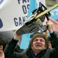 Prvi protesti u argentini protiv politike štednje Havijera Mileija Narod se pobunio, ulice Buenos Ajresa preplavljene