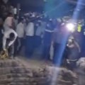 Pet članova porodice izginulo spasavajući mačku Jedan za drugim skakali u bunar u Indiji (video)