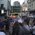 Izbodena i beba: Detalji horora u Sidneju, napadač sa nožem trči i traži žrtve: "Svi su počeli da beže, mnogo ljudi je…