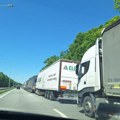 Pakao za teretnjake na graničnim prelazima: Na Horgošu čekanje za kamione 6 sati, na Kelebiji 3 a Batrovcima 2 sata