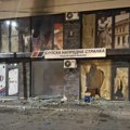 Garež i srča na sve strane: Ovako izgledaju zapaljene prostorije SNS u Valjevu (foto,video)