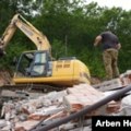 Počelo rušenje 11 ilegalno izgrađenih kuća u blizini jezera Gazivode na Kosovu