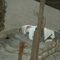 Dan nakon urušavanja potpornog zida na Voždovcu: Nasipa se temeljna jama, stanari ranije upozoravali na propuste