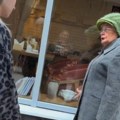 "Liči na Putina" Ruska penzionerka napravila haos u kafiću zbog figurice iz "Harija Potera": "Ovo je uvreda, zvaću policiju"