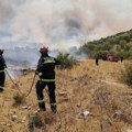 Novi požar u Grčkoj: Jak plamen nadomak Atine: Vatra preti i lokalnom manastiru (foto)
