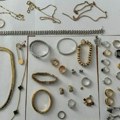 Carinici na Horgošu zaplenili nakit i satove vredne 357.000 evra