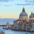 Venecija zabranjuje velike turističke grupe i glasne zvučnike