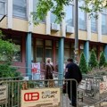 Prekinuta blokada zgrade suda i tužilaštva u Novom Sadu do 11 sati: Studenti u blokadi i opozicija traže da se pritvoreni…