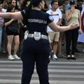 Građani Surčina blokiraju saobraćaj na putu ka aerodromu