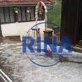Za par minuta sve je obelelo: Jak grad veličine lešnika rano jutros pogodio opštinu Topola - nevreme protutnjalo kroz sela…