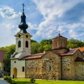 Patrijarh Porfirije služi liturgiju povodom osam vekova manastira Mesića u Vršcu