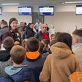 „Put u svet počinje odavde“: Đaci iz Gabrovca prvi put videli avione na niškom aerodromu [VIDEO]