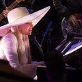 Lejdi Gaga glumiće u nastavku kultnog filma: Nakon uloge u drugoj sezoni "Srede" viđena u Milanu na setu (foto)