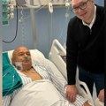 Вучић обишао Милана Богдановића: "Успешно је оперисан, лекари су му извадили метак"