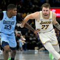 Dončić ubacio 44 poena Memfisu - nova pobeda Lejkersa VIDEO