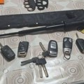 Velika akcija u Preševu: dron, 11 vozila, mačete, bokseri, fantomke i ilegalni pištolj – žandarmerija pretresla devet lokacija…