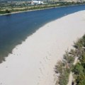 Dunav se povukao, Oficirac neprepoznatljiv: „Još malo pa ćemo biciklom preko reke“