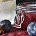 Recept za mirisnu zimnicu: Pekmez od šljiva sa javorovim sirupom