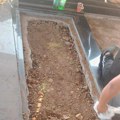 На ромском гробљу у Врање пљачкаши откопали гроб и украли паре сахрањене са покојником