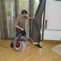 Drveni podovi će biti sjajniji i duže ostati bez prašine ako ih čistite namirnicom koju već imate u kuhinji