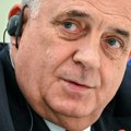 Dodik glasao u Banjaluci: Stalo mi je do mirne i stabilne Srbije koja voli i poštuje Republiku Srpsku