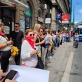 Žene širom Bosne izašle na ulice zbog ubijene Nizame: U Gradačcu osvanule umrlice sa jednom porukom