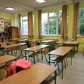 Ministarstvo prosvete: Preporuka školama da ne organizuju novogodišnje proslave