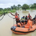 Poginulo najmanje 15 ljudi u poplavama u Bangladešu i Indiji